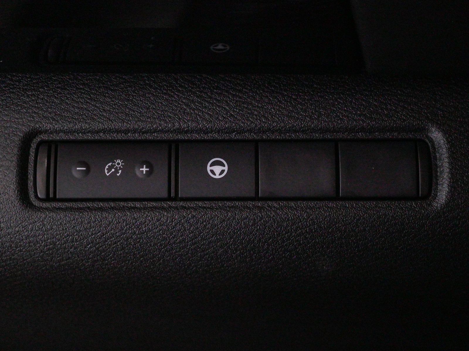 Vehicle image 38 of 41