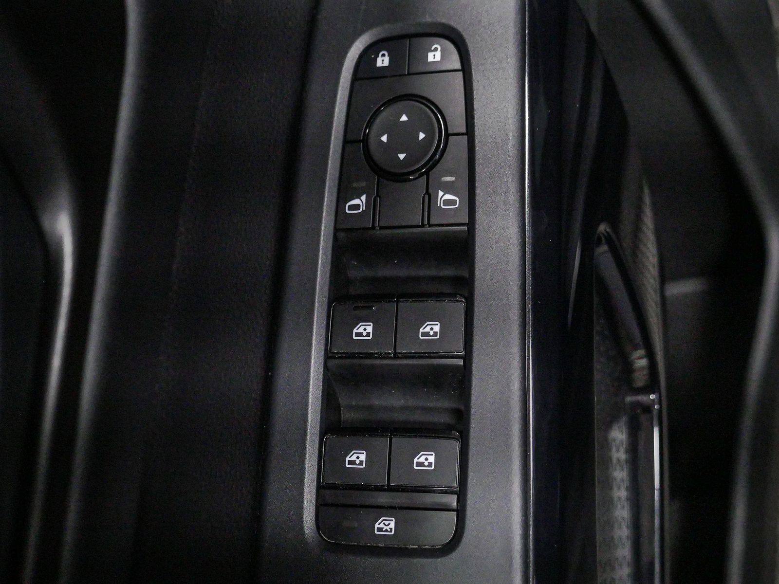 Vehicle image 30 of 41