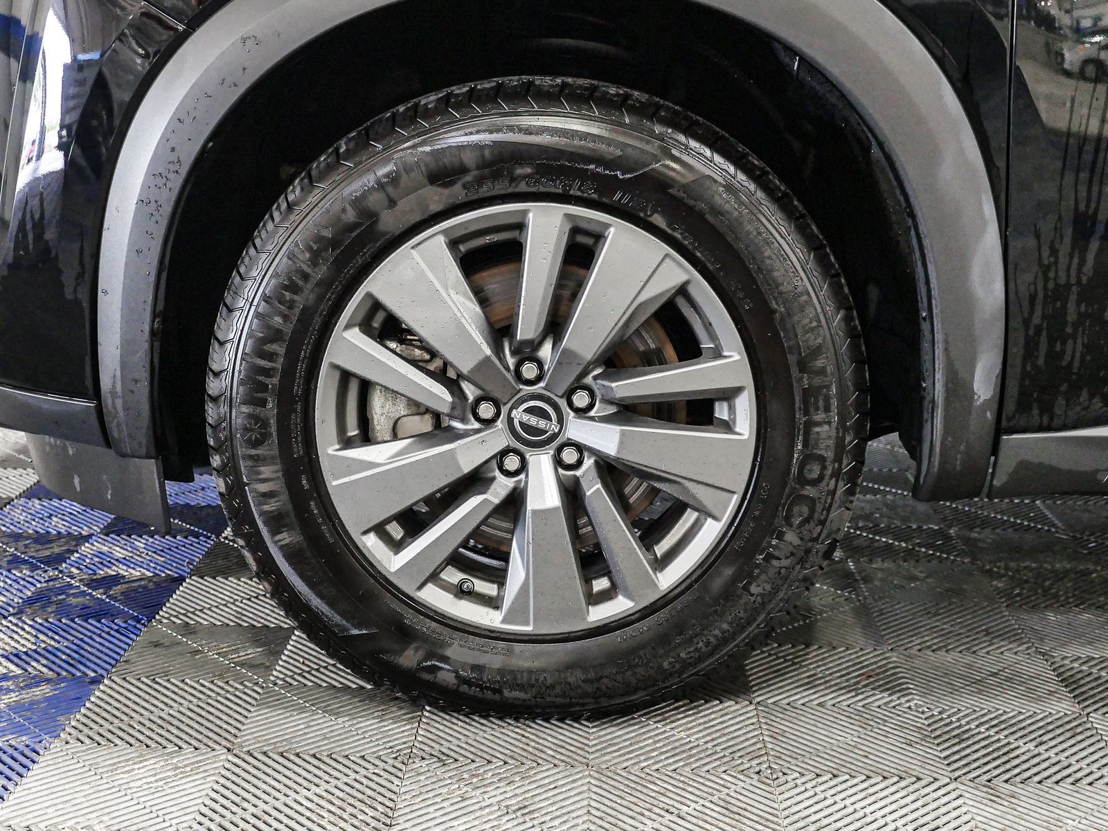 Vehicle image 14 of 41