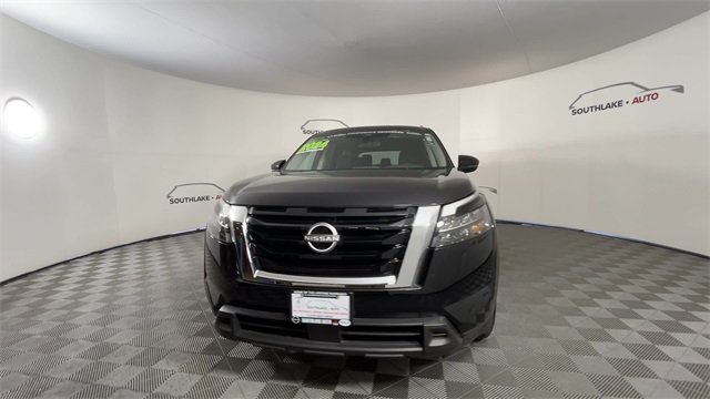 Vehicle image 2 of 26