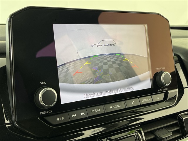 Vehicle image 19 of 26