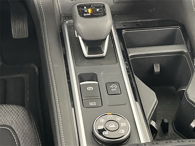 Vehicle image 21 of 26