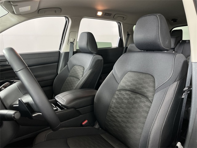 Vehicle image 14 of 26