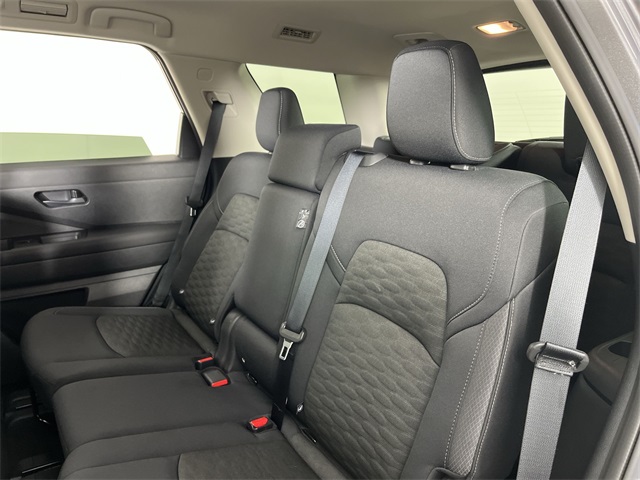 Vehicle image 21 of 35