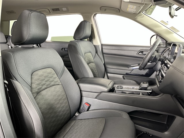 Vehicle image 24 of 35