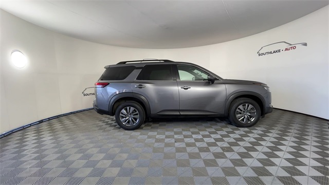 Vehicle image 5 of 35