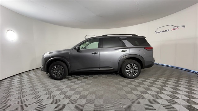 Vehicle image 9 of 35