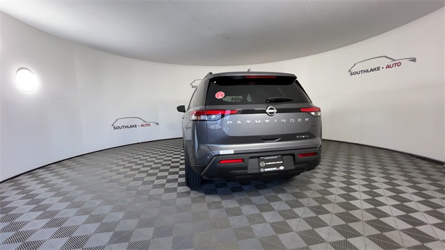 Vehicle image 7 of 35