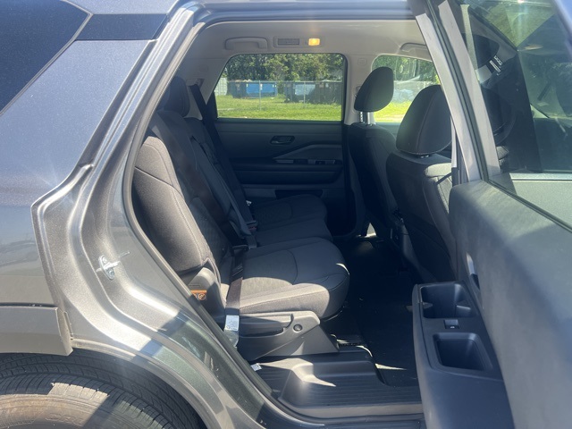 Vehicle image 24 of 25