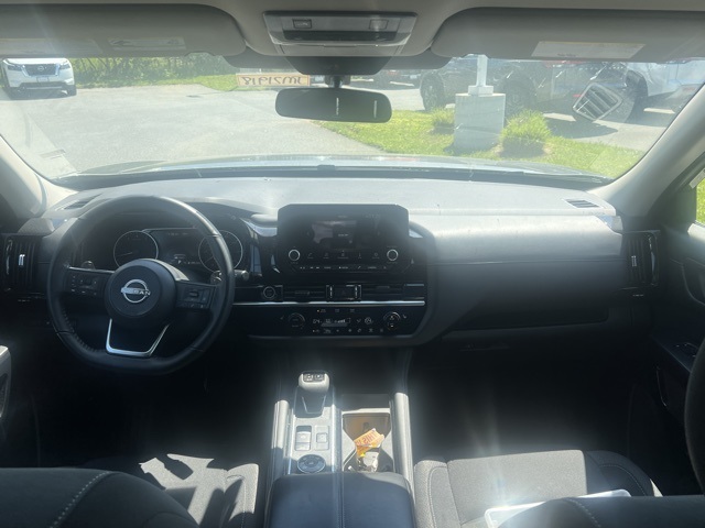 Vehicle image 9 of 25