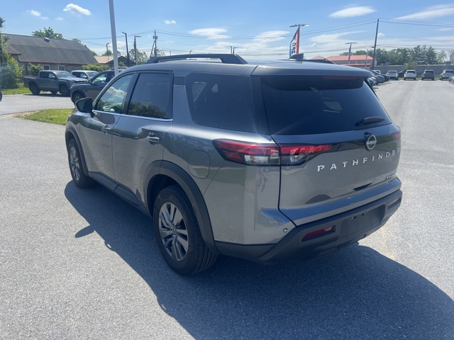 Vehicle image 7 of 25