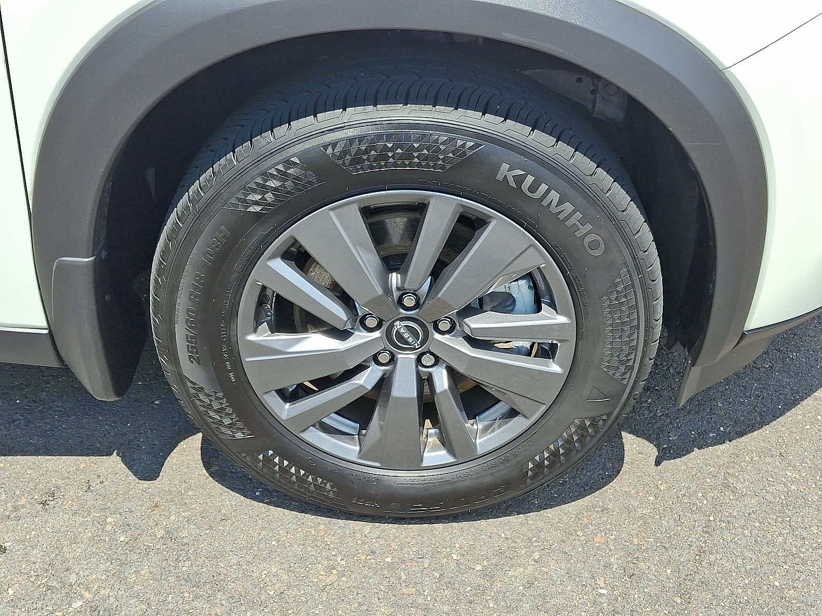 Vehicle image 9 of 33