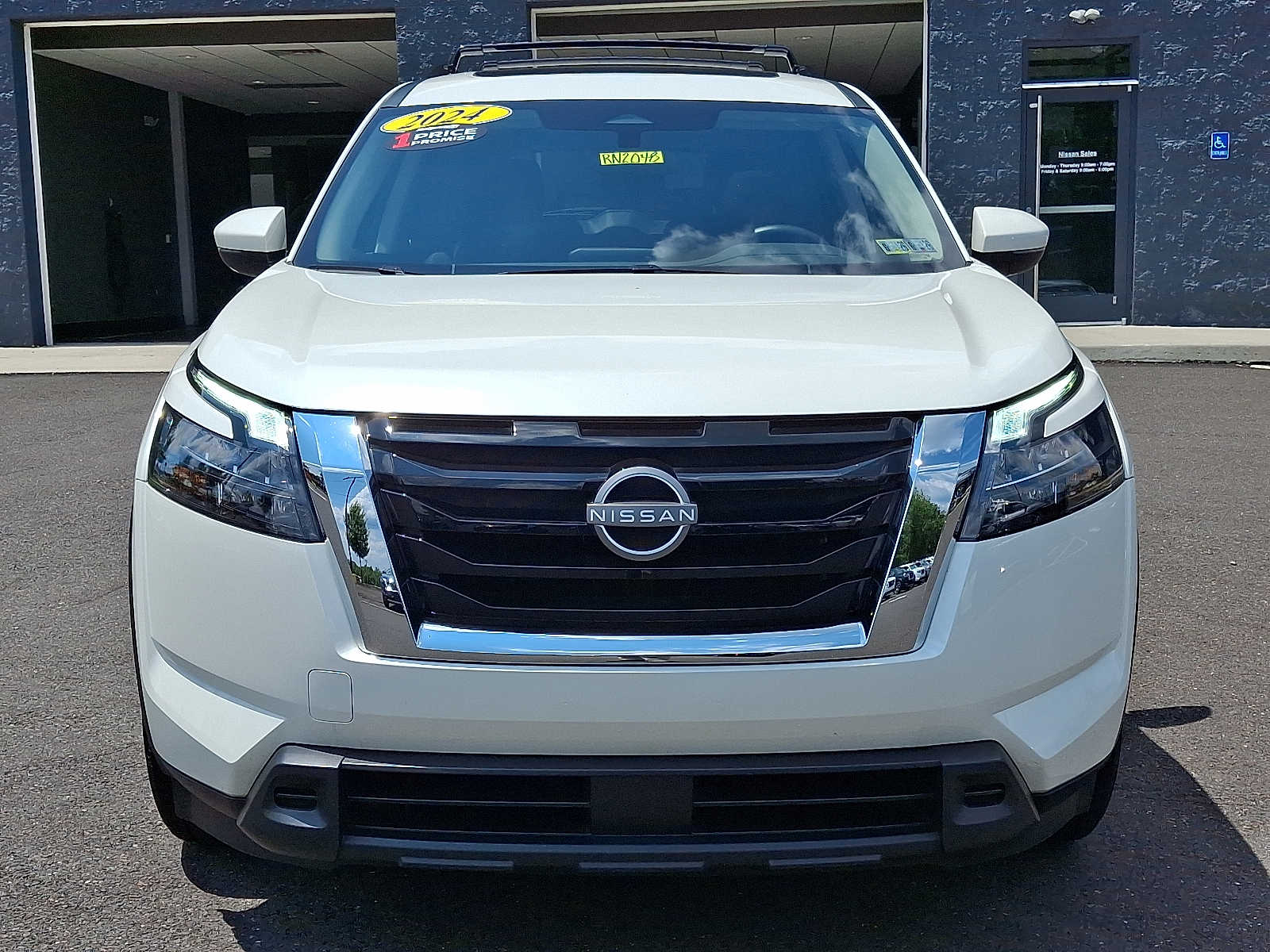 Vehicle image 2 of 33