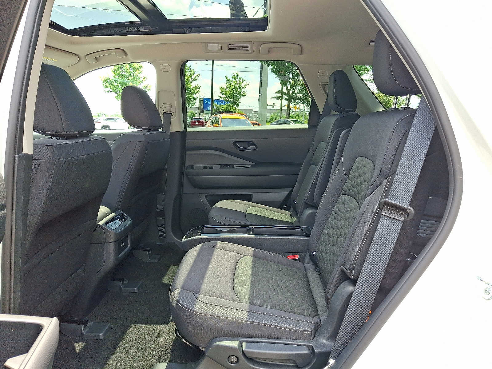 Vehicle image 12 of 33