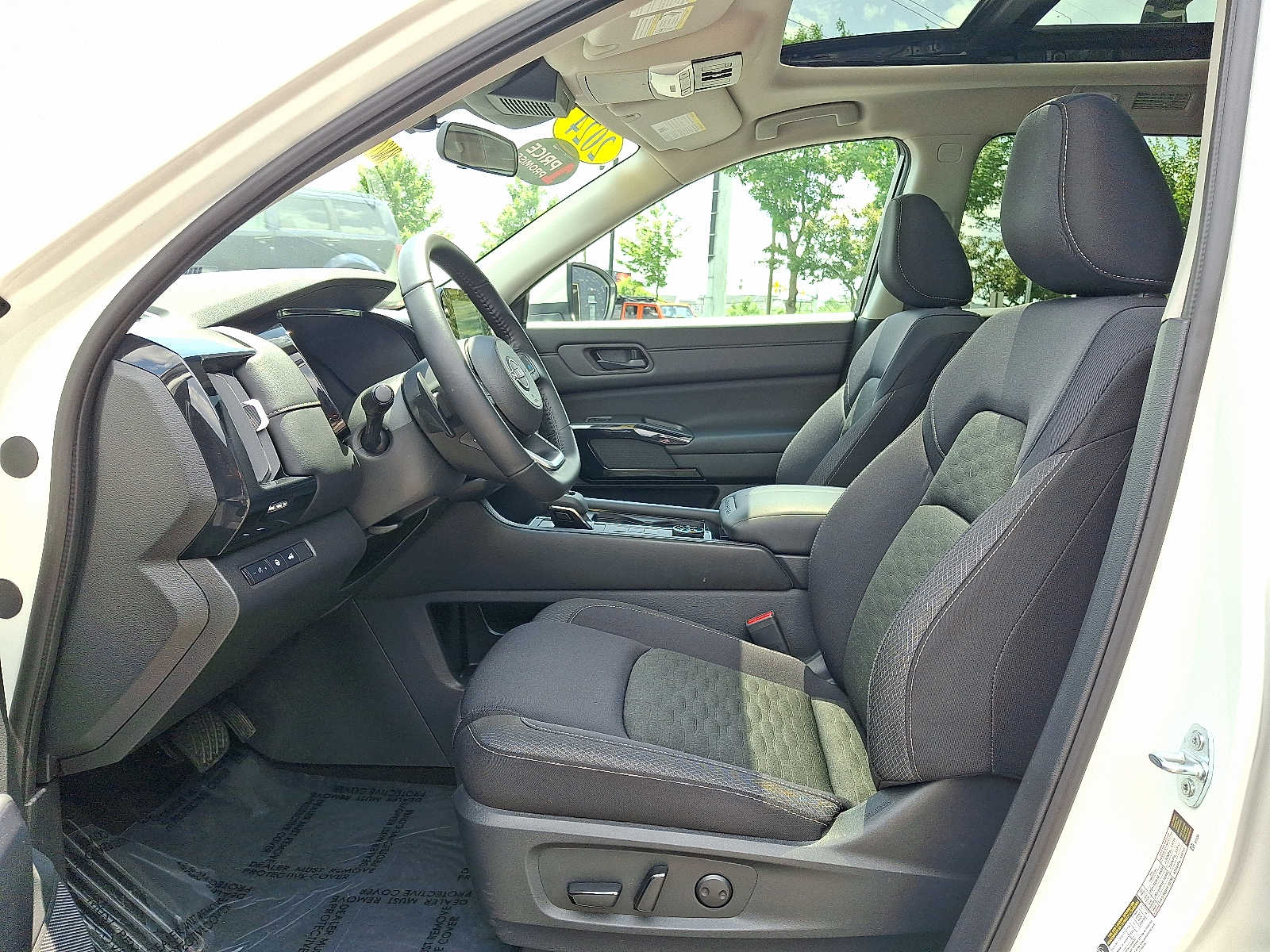 Vehicle image 11 of 33