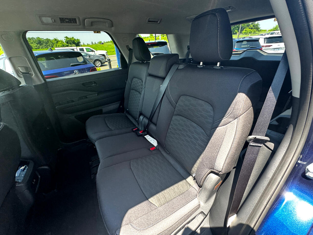 Vehicle image 17 of 71