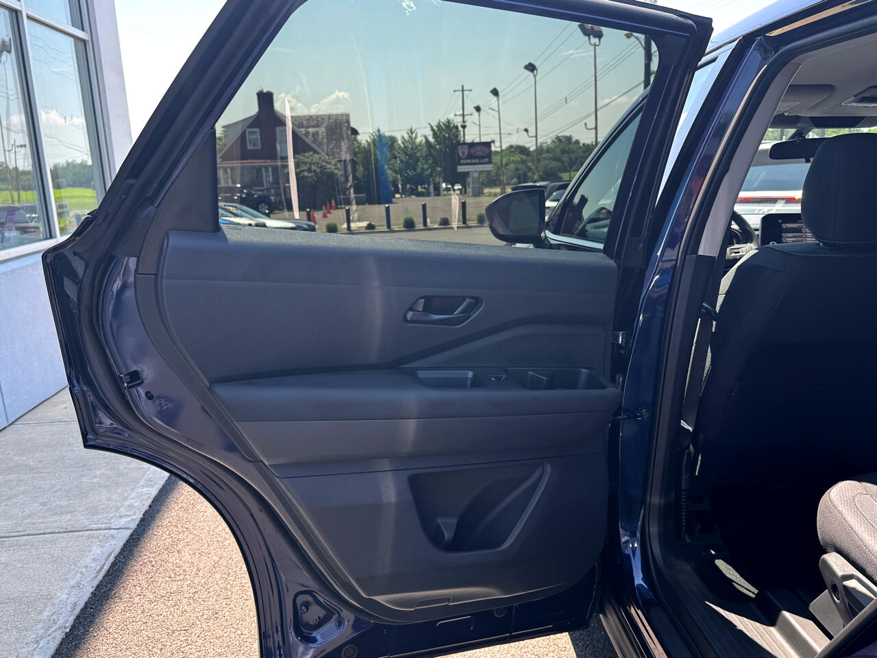 Vehicle image 64 of 71