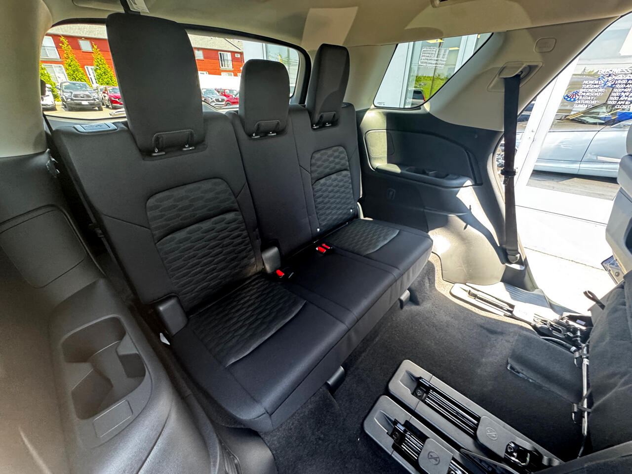 Vehicle image 18 of 71