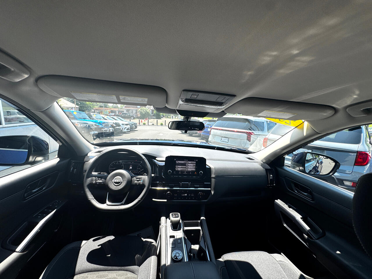 Vehicle image 23 of 71