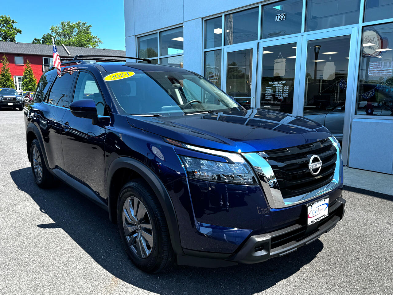 Vehicle image 4 of 71
