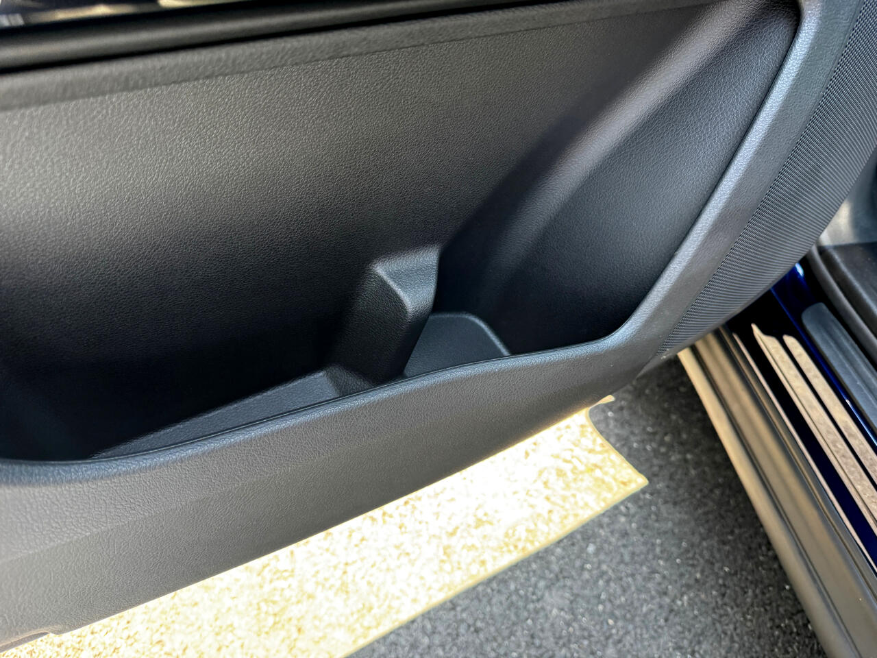 Vehicle image 43 of 71