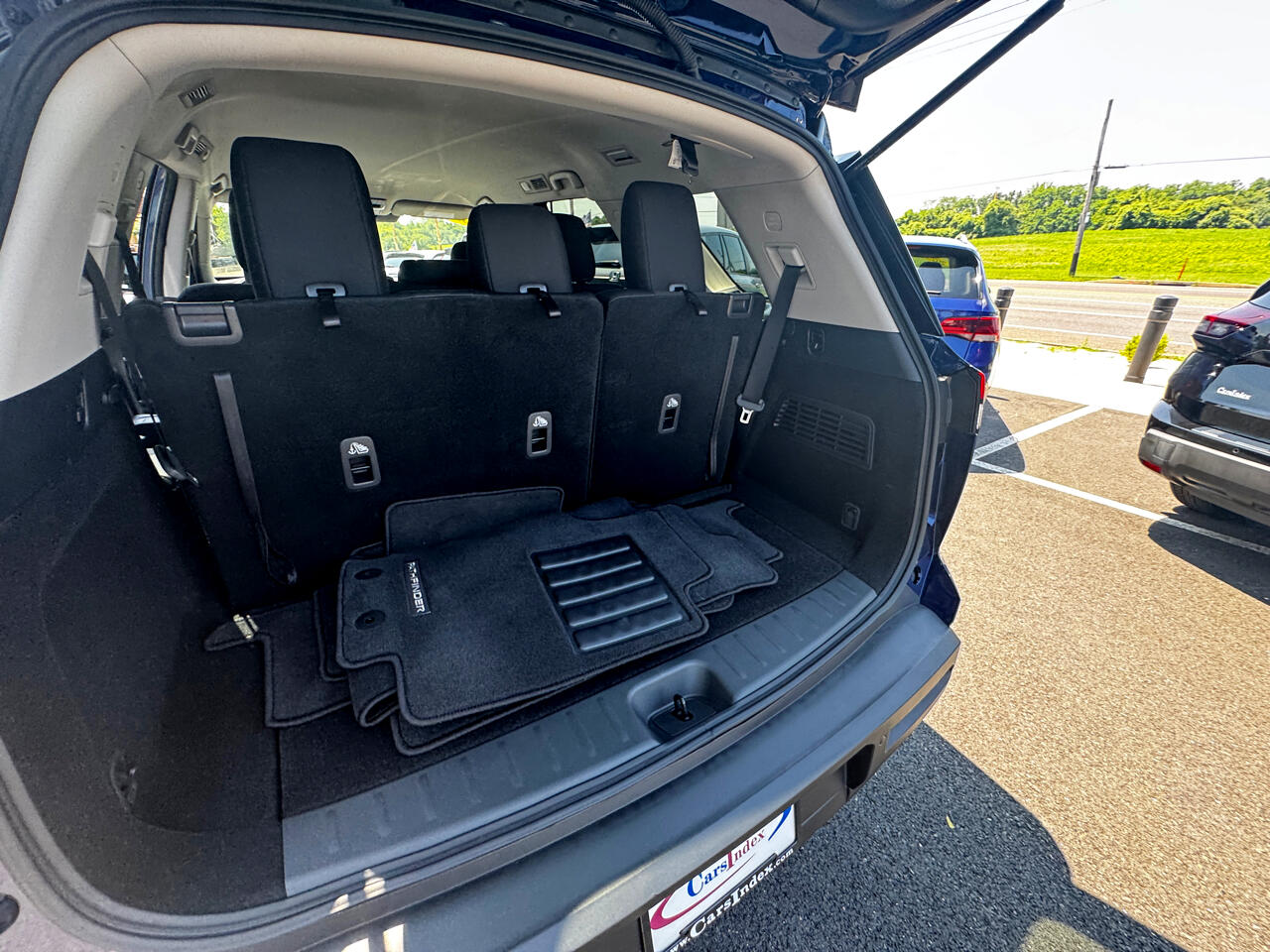 Vehicle image 13 of 71
