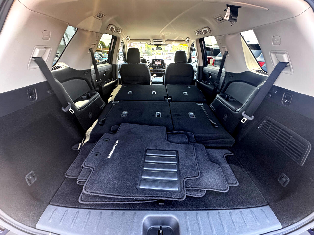 Vehicle image 12 of 71