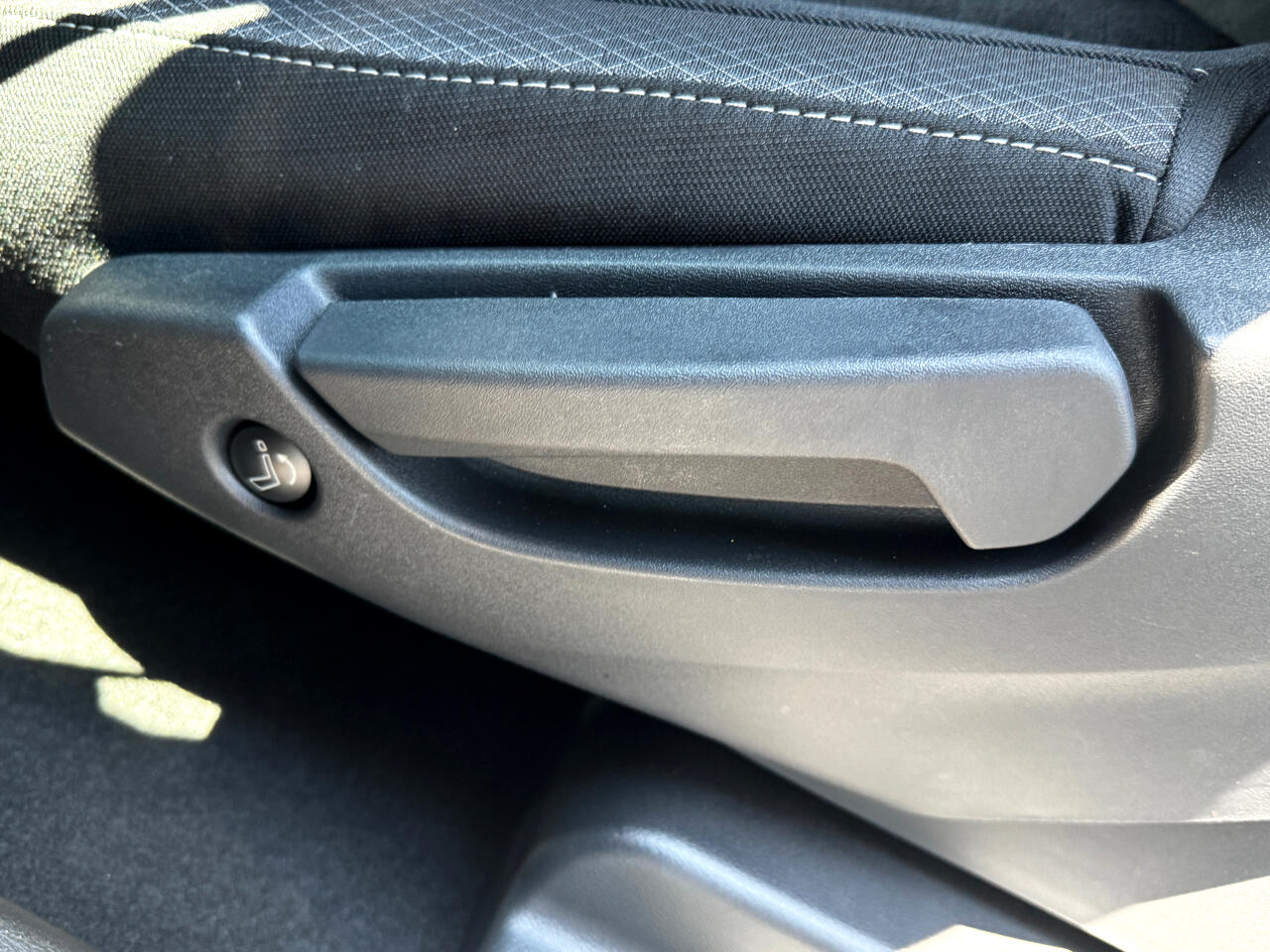 Vehicle image 51 of 71