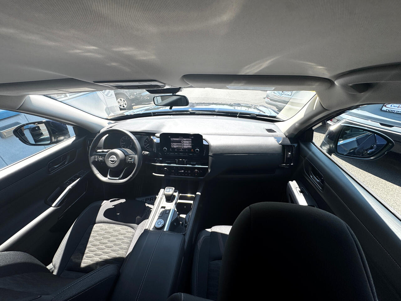 Vehicle image 24 of 71