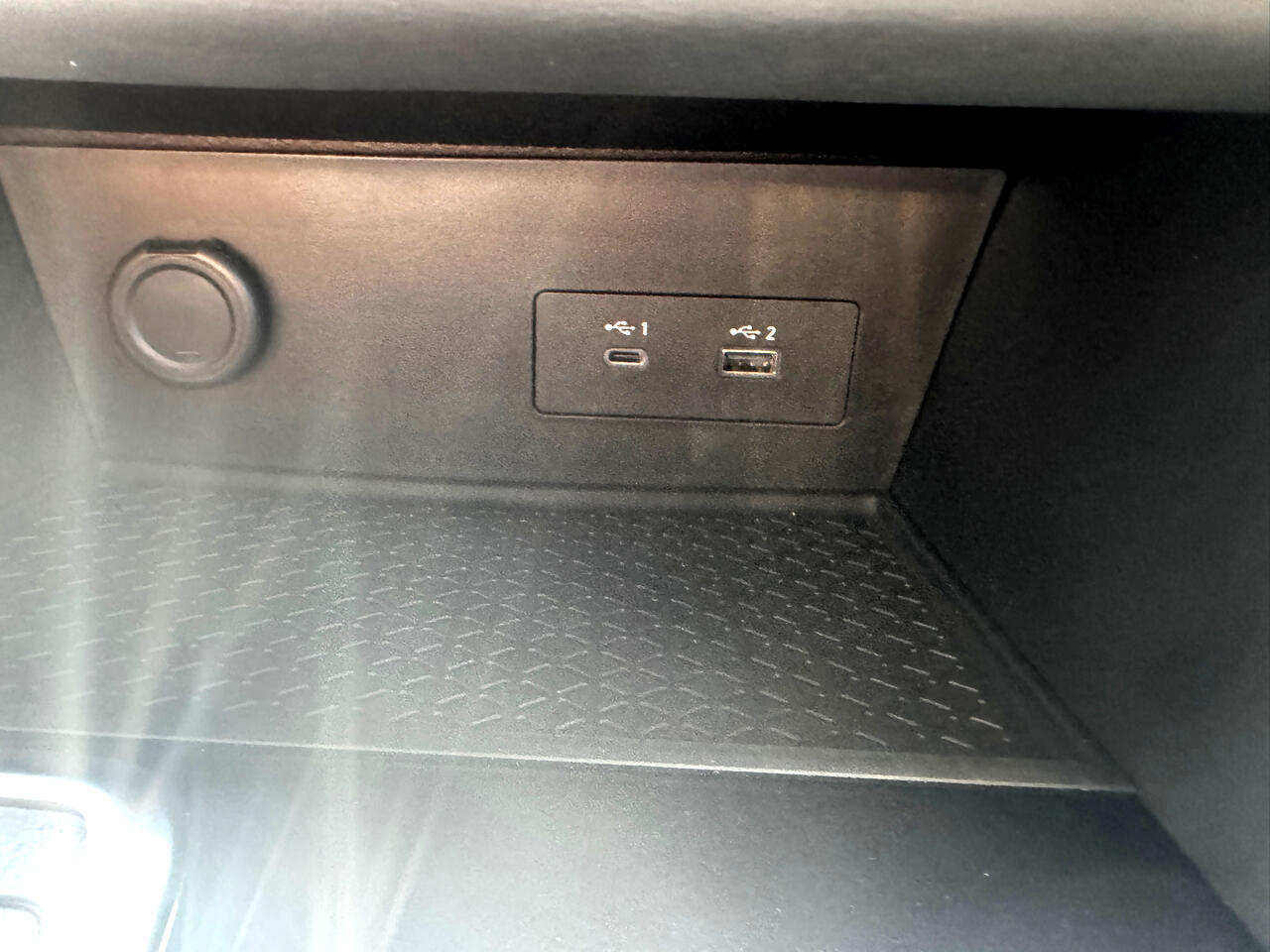 Vehicle image 15 of 71