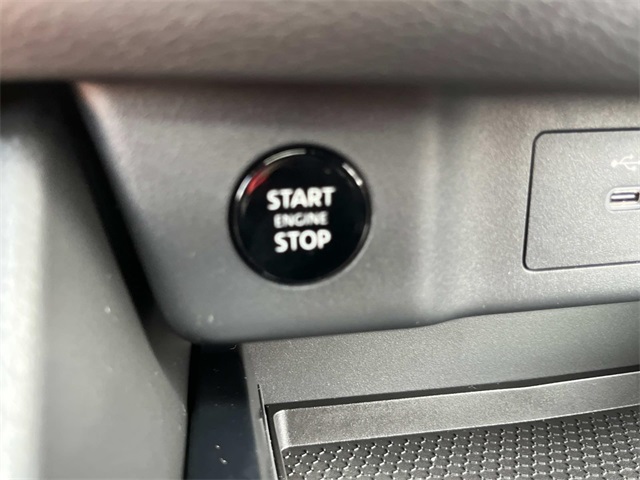 Vehicle image 31 of 35