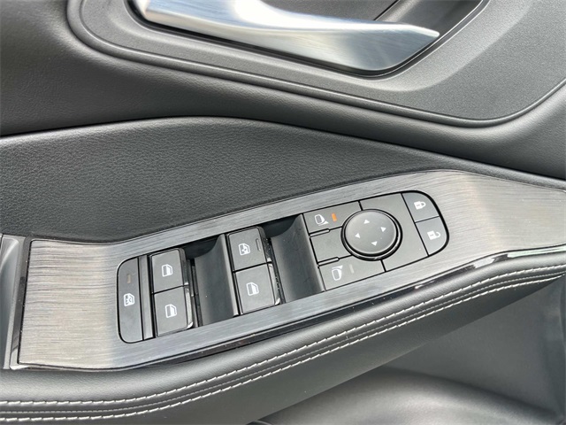 Vehicle image 24 of 35