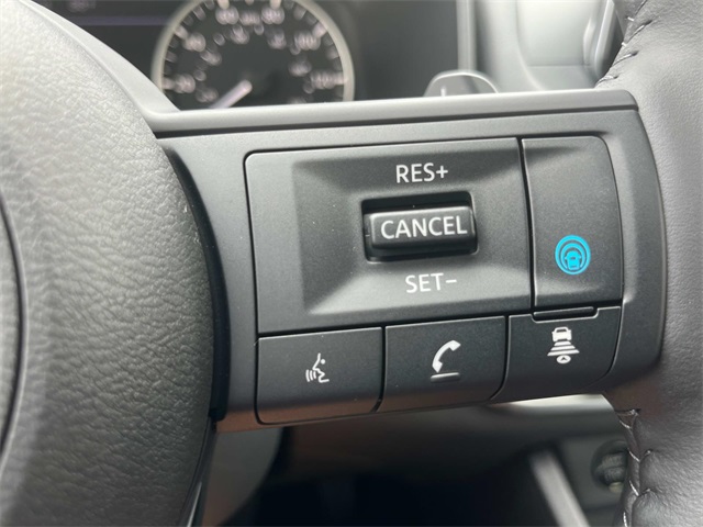 Vehicle image 28 of 35