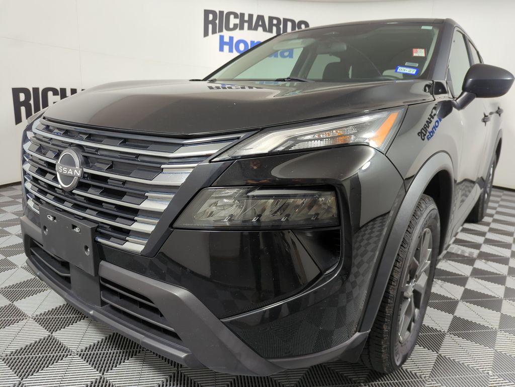 2024 Nissan Rogue S Image 1 of 32