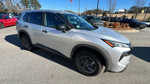 2024 Nissan Rogue S Image 3 of 28