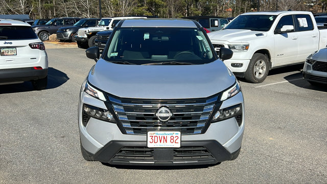 2024 Nissan Rogue S Image 2 of 28