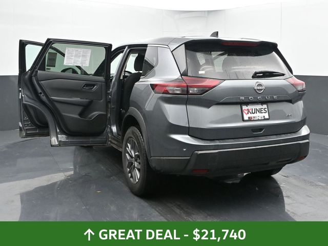 Vehicle image 38 of 70