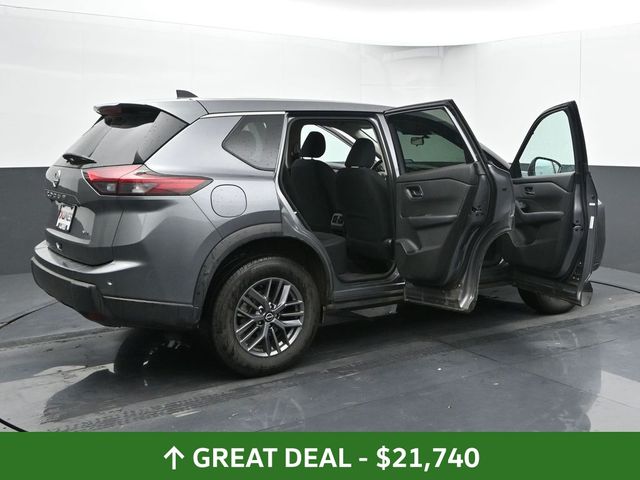 Vehicle image 33 of 70