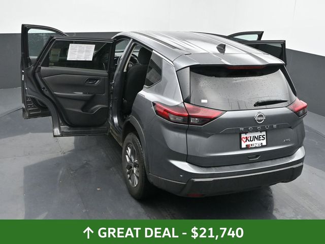 Vehicle image 37 of 70