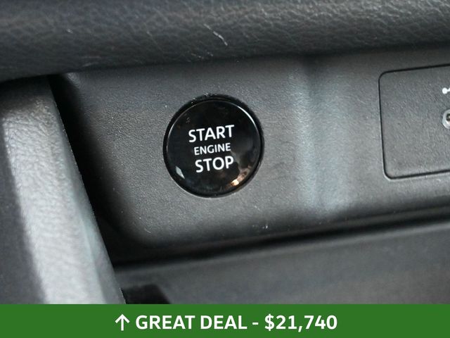 Vehicle image 60 of 70