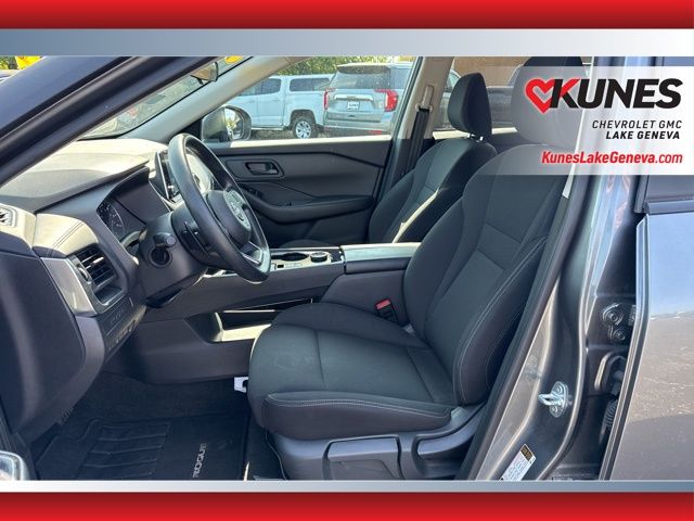 2024 Nissan Rogue S Image 10 of 31