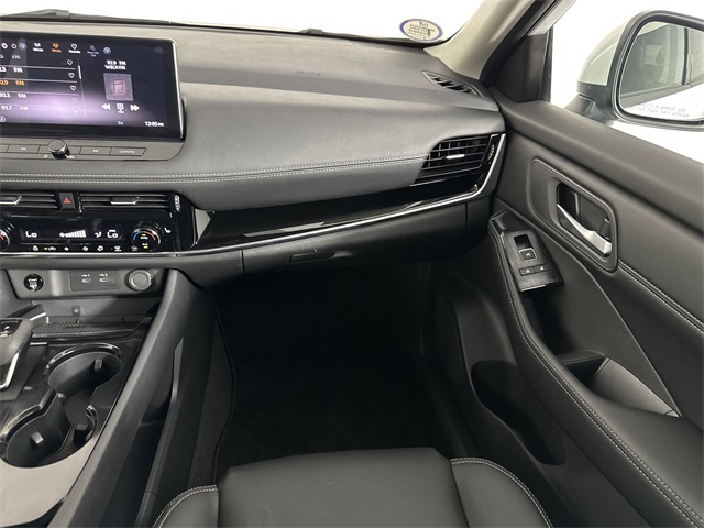 Vehicle image 14 of 41