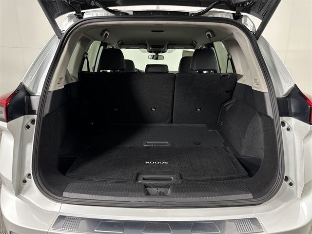 Vehicle image 28 of 41