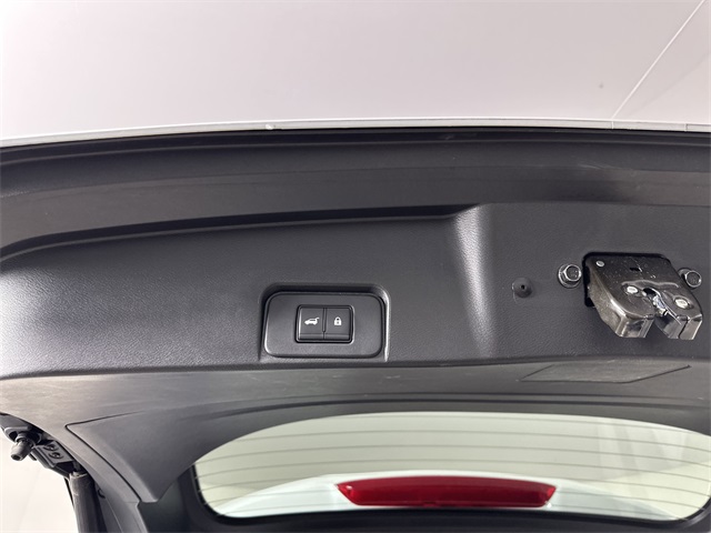 Vehicle image 29 of 41