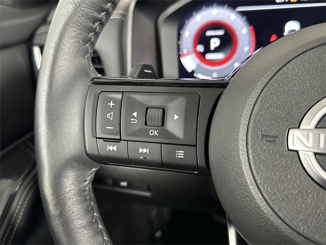 Vehicle image 17 of 41