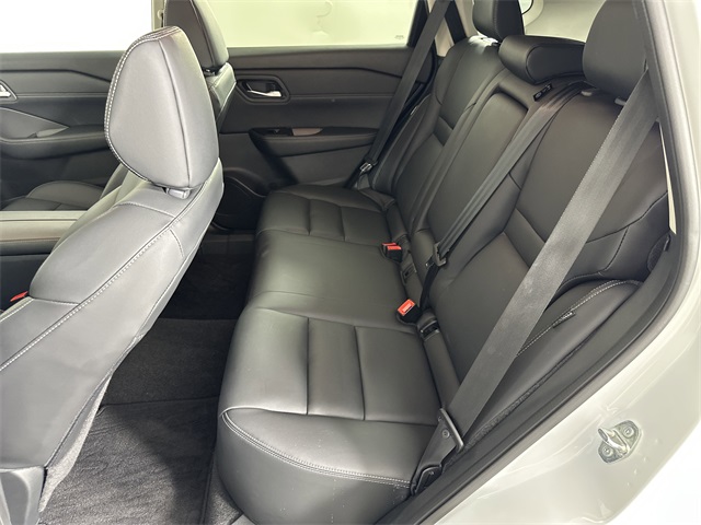 Vehicle image 26 of 41