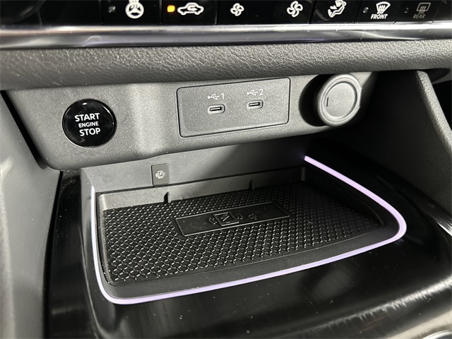 Vehicle image 24 of 41
