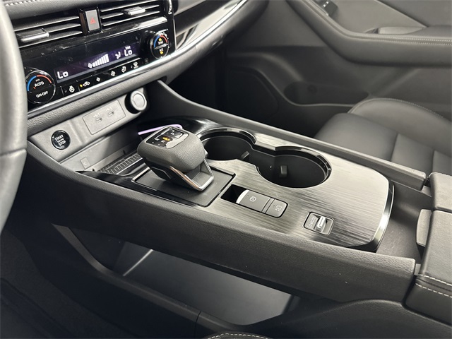 Vehicle image 23 of 41