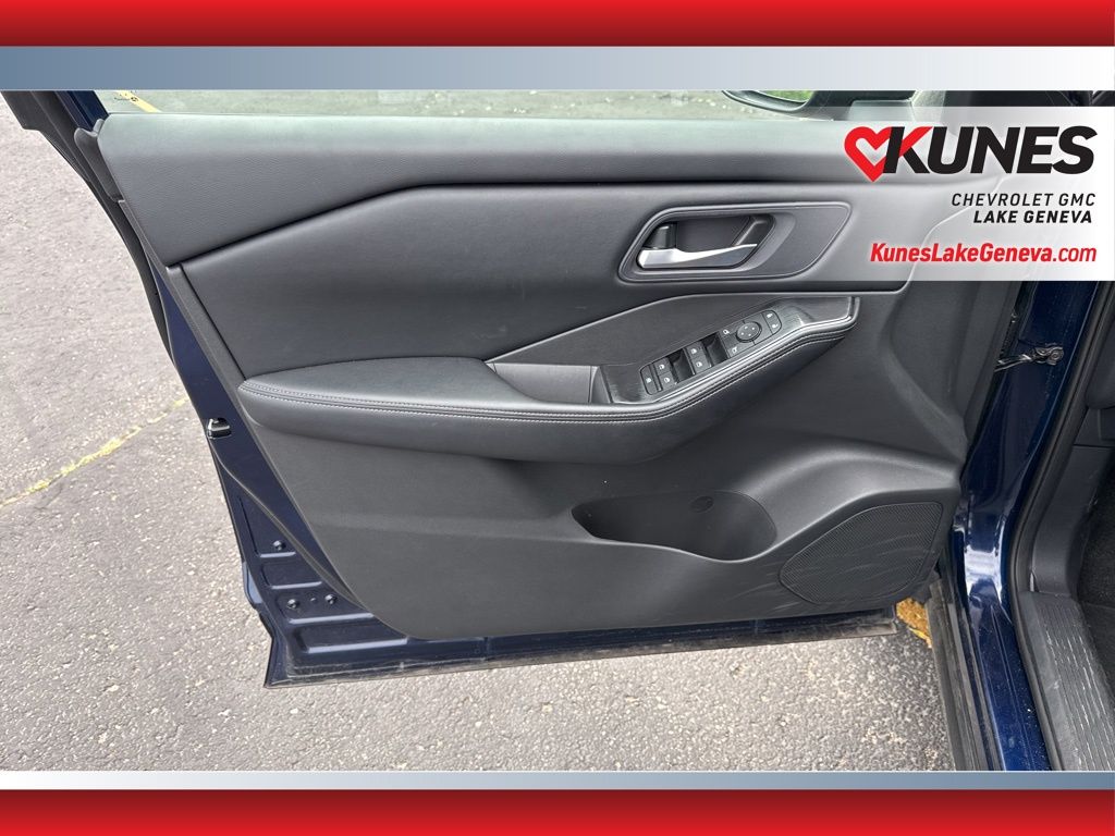 Vehicle image 26 of 53