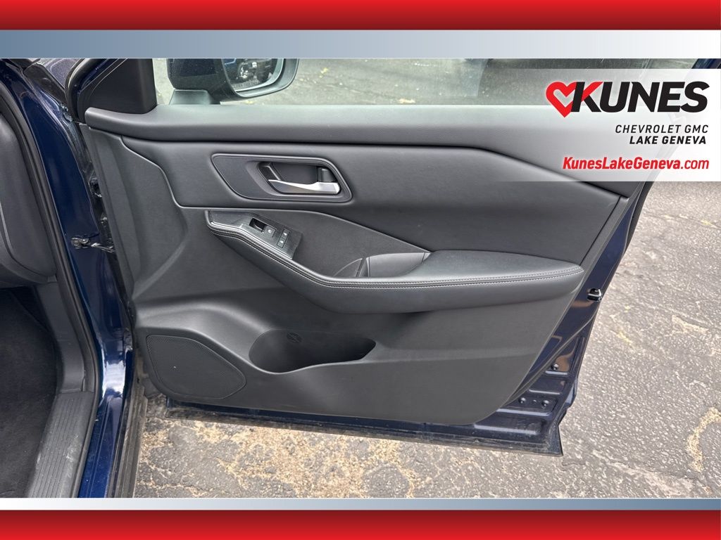 Vehicle image 28 of 53